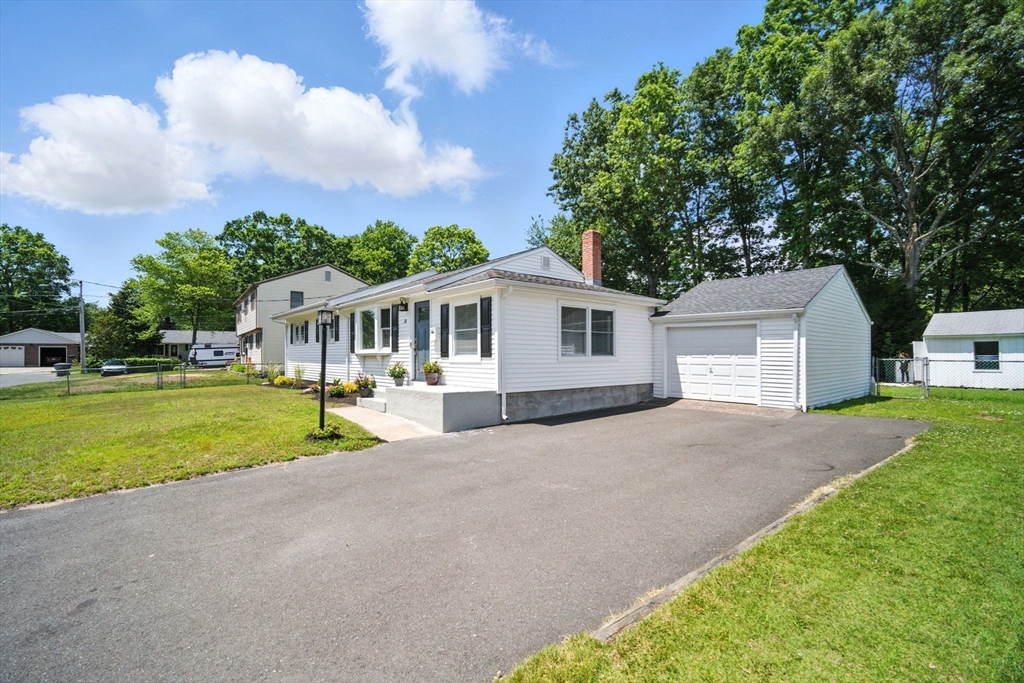 Enfield, Connecticut 06092, United States, 3 Bedrooms Bedrooms, ,2 BathroomsBathrooms,Residential,Active,159215