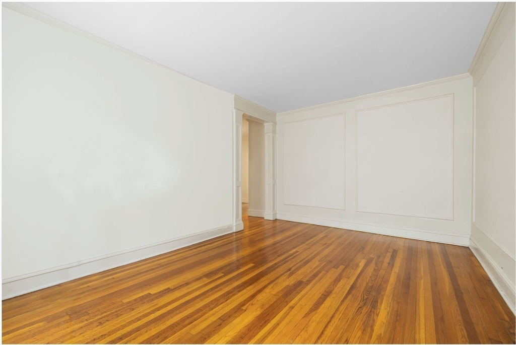321 Tappan St 2
