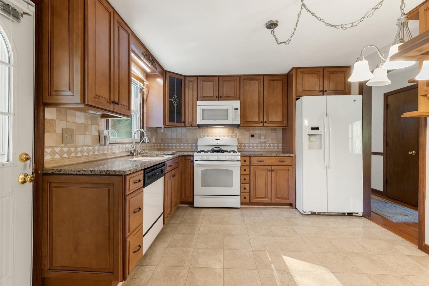 111 Simpson Rd, Marlborough, MA, 111 Simpson Rd, Marlborough, MA Photo #11