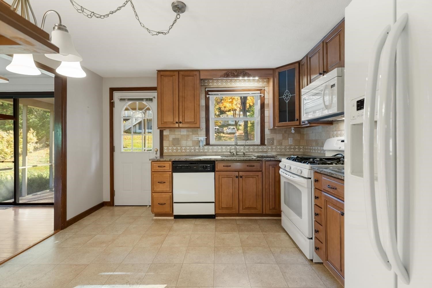 111 Simpson Rd, Marlborough, MA, 111 Simpson Rd, Marlborough, MA Photo #12