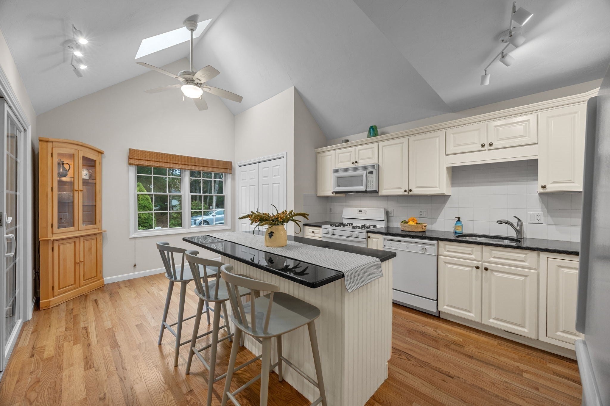 11 Gold Leaf Ln #11, Mashpee, MA, 11 Gold Leaf Ln #11, Mashpee, MA Photo #12