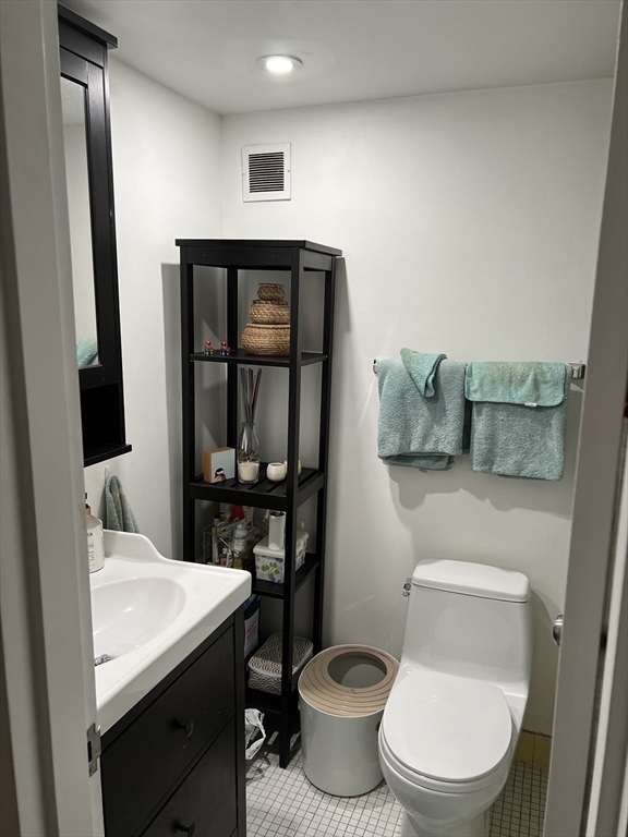 200 Swanton St 412