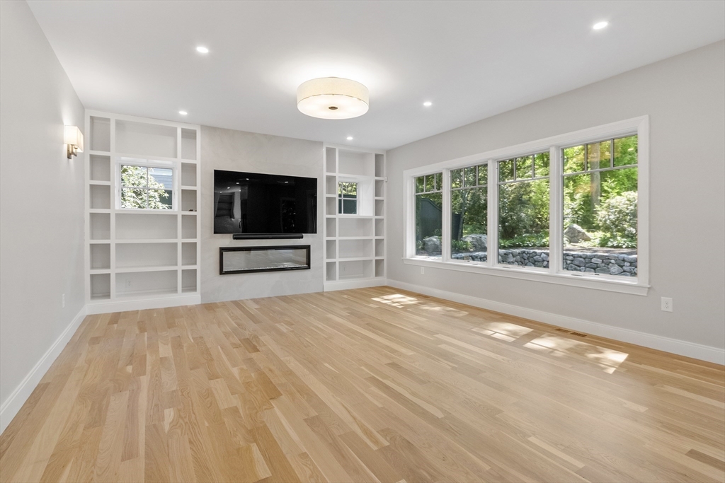 13 Woodland Road