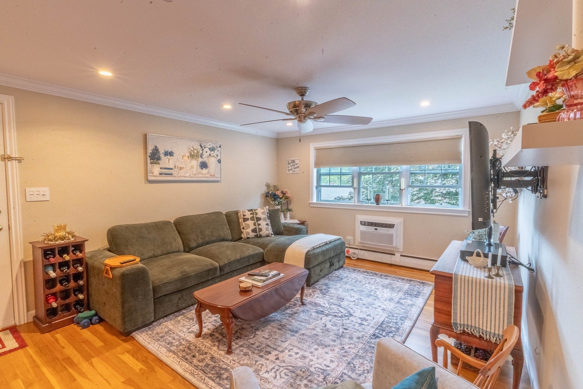 4 Nixon Ln #5, Stoneham, MA, 4 Nixon Ln #5, Stoneham, MA Photo #2