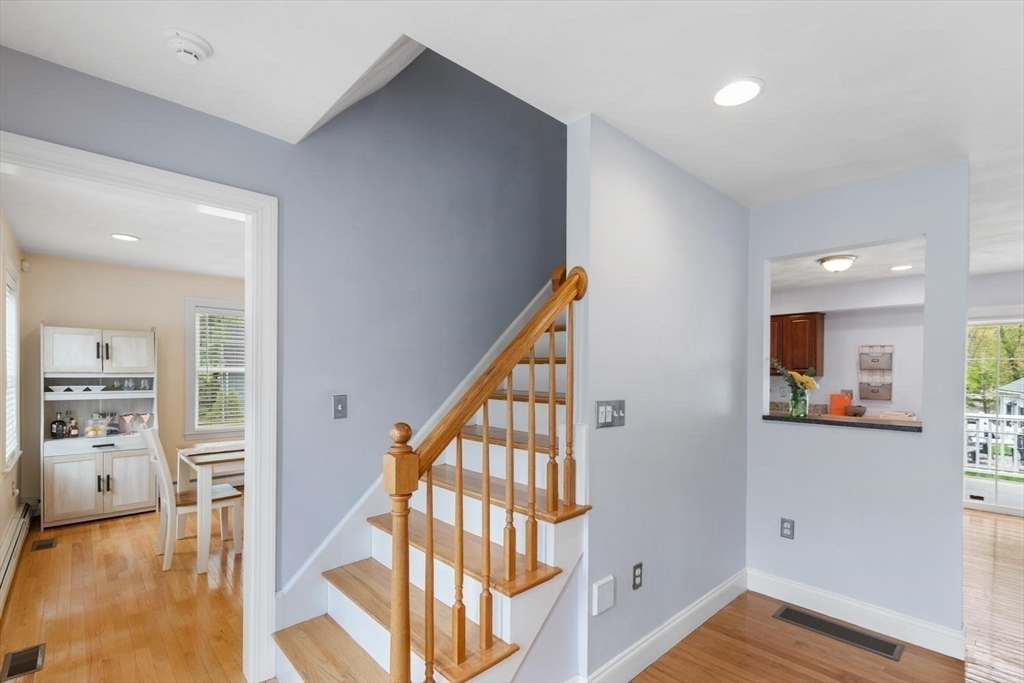 33 Houghton Rd, Wilmington, MA Photo #9