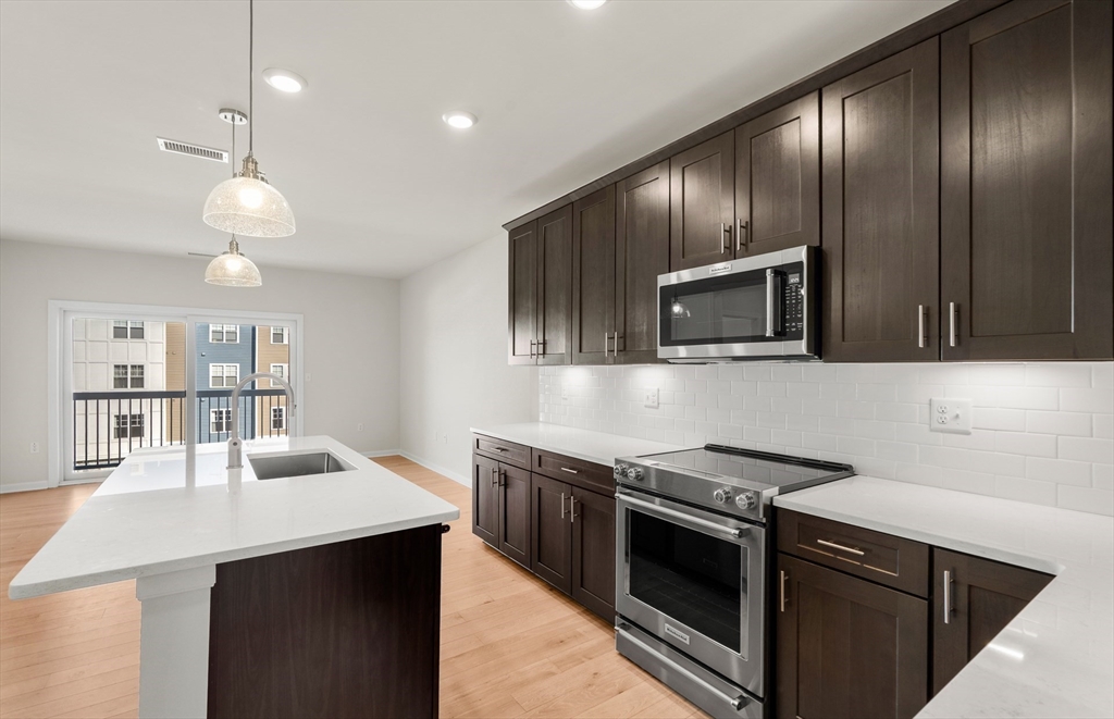 6 Stratton Drive 303