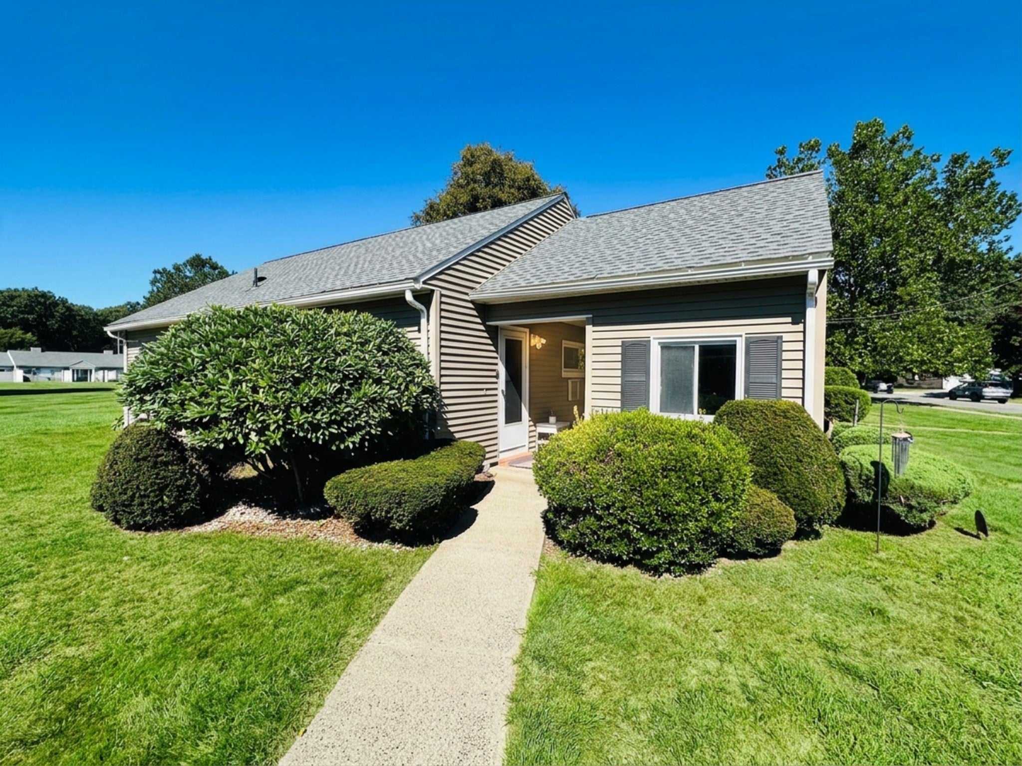 162 Horseshoe Dr #162, Chicopee, MA, 162 Horseshoe Dr #162, Chicopee, MA Photo #1