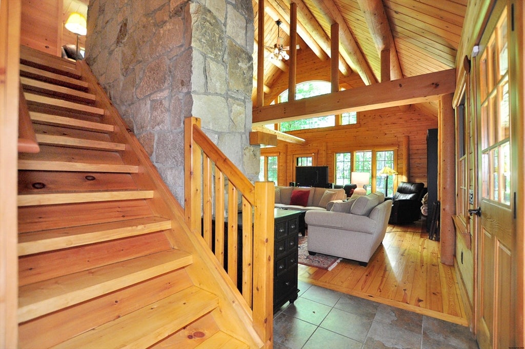 1111 Clubhouse Rd, Tolland, MA Photo #9
