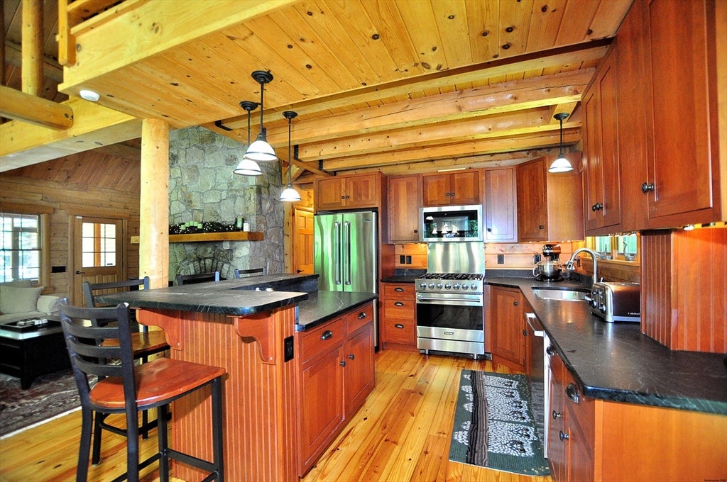 1111 Clubhouse Rd, Tolland, MA Photo #15