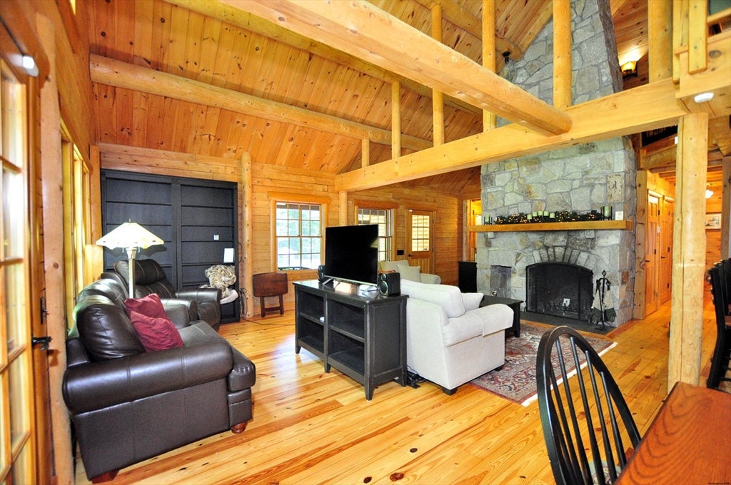1111 Clubhouse Rd, Tolland, MA Photo #12