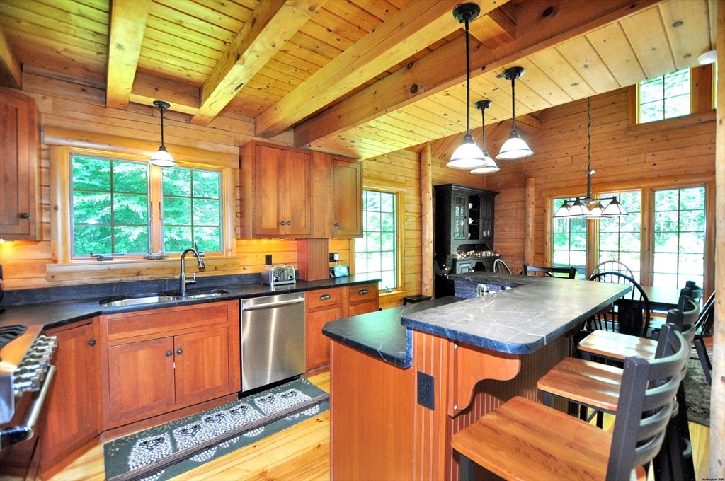 1111 Clubhouse Rd, Tolland, MA Photo #18