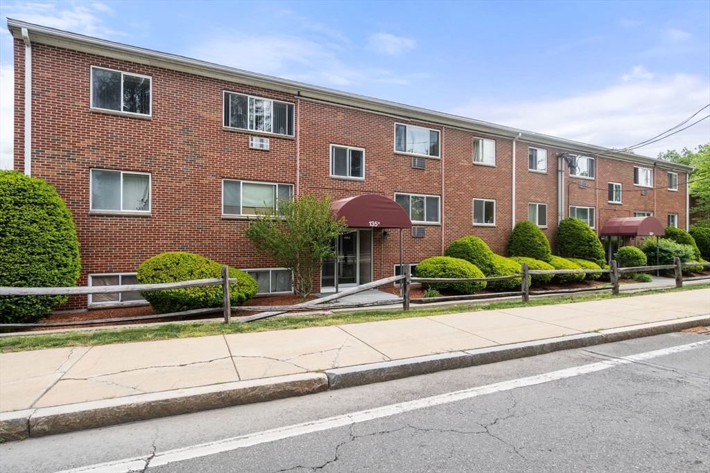 135 Winthrop St 4A