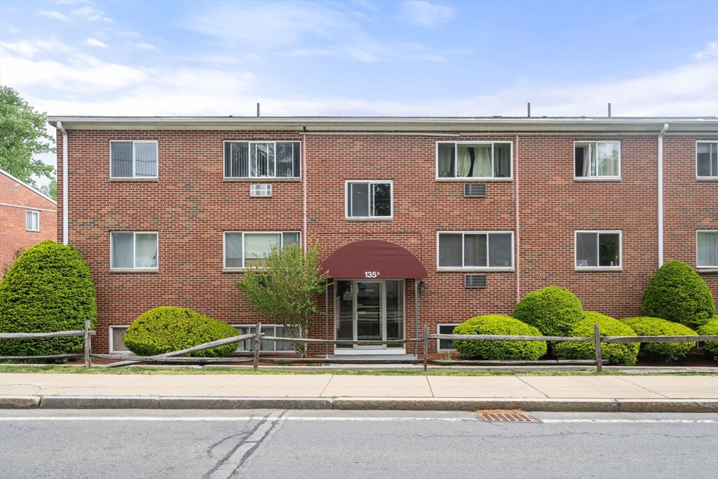 135 Winthrop St 4A