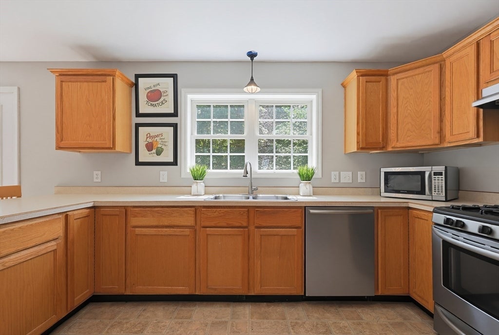 75 Bald Eagle Rd, Weymouth, MA, 75 Bald Eagle Rd, Weymouth, MA Photo #6