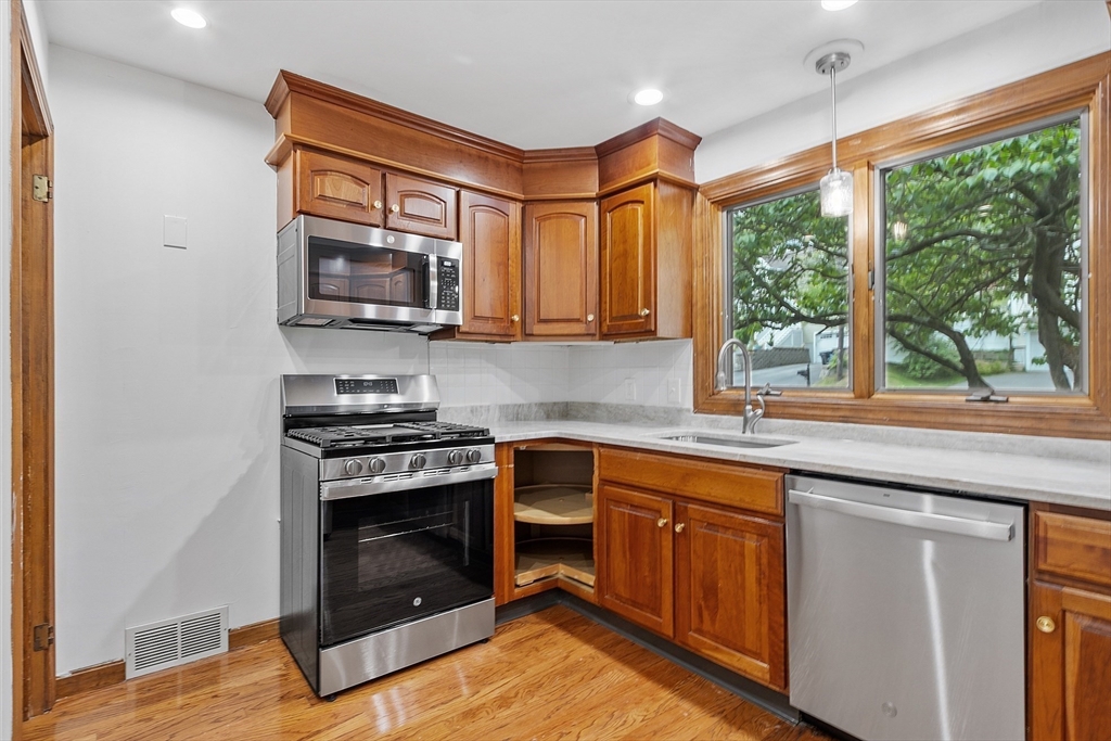 358 Salem St 358