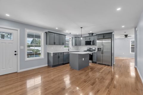 Photo of 160 Chathm St #2, Providence, RI 02904 (MLS # 73483441)