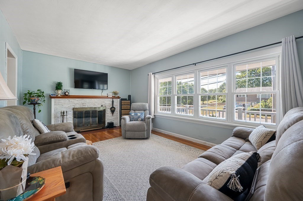 271 Sterling St