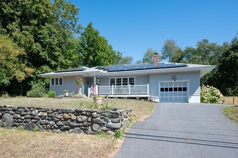 271 Sterling St Lancaster MA 01523