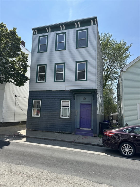 163 W 8th St