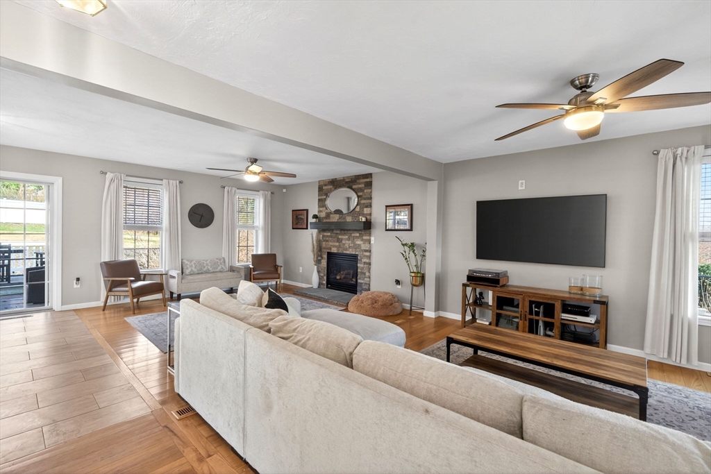 49 Lorraine Metcalf Rd