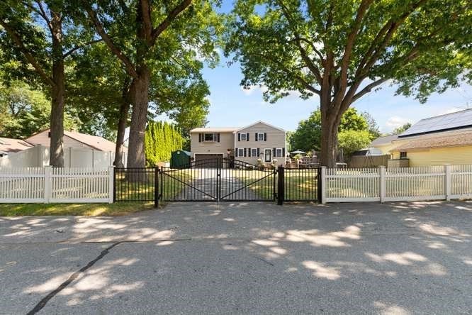 40 Hillside Ave