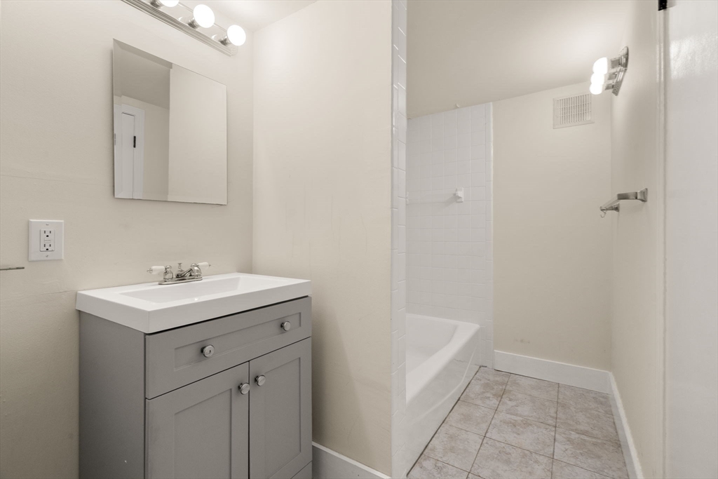 84-86 Webster St #86, Newton, MA Photo #23