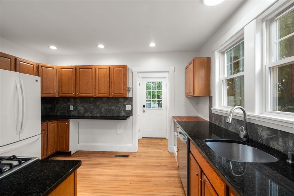 84-86 Webster St #86, Newton, MA Photo #12
