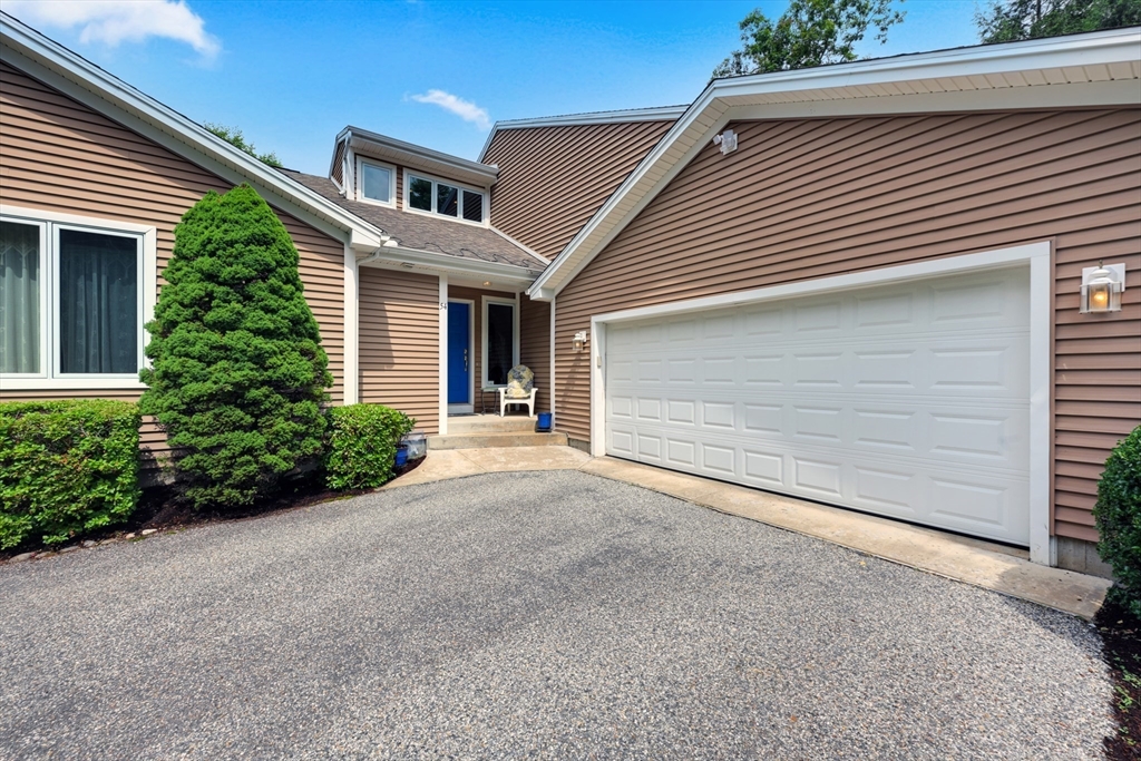 54 Shoreline Dr