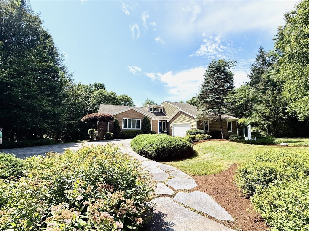 54 Shoreline Dr