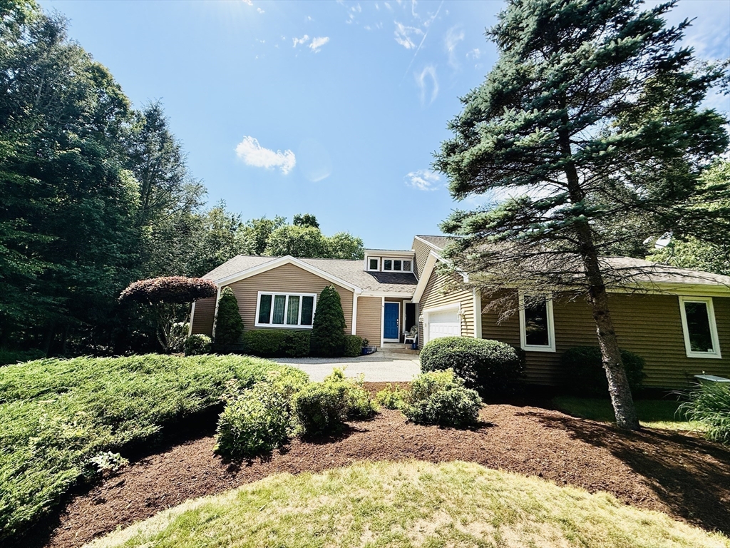 54 Shoreline Dr