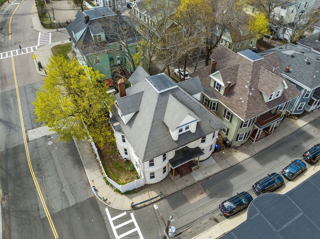 10 Royal St