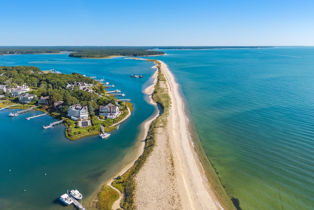 35 Shore Dr