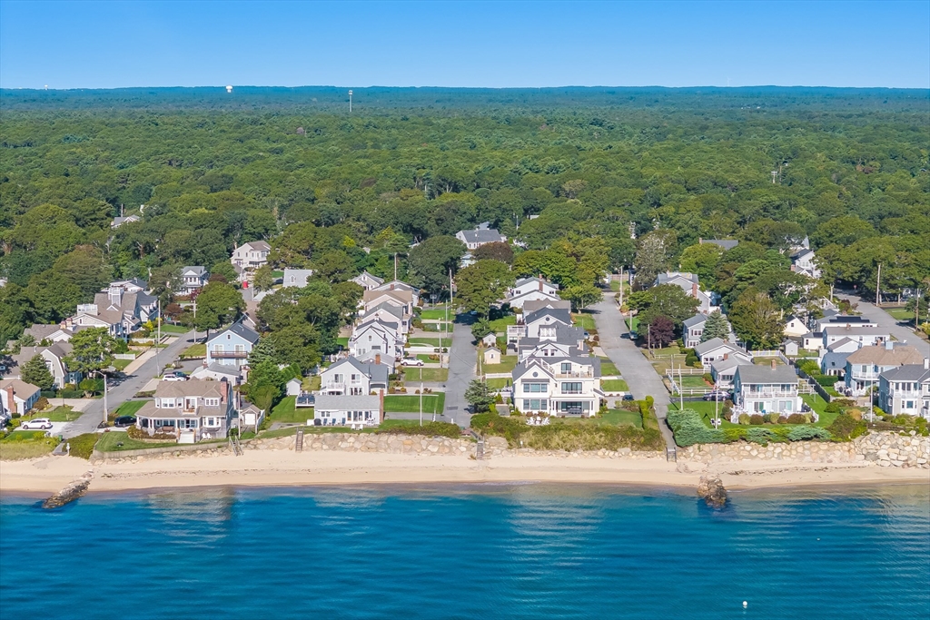 35 Shore Dr
