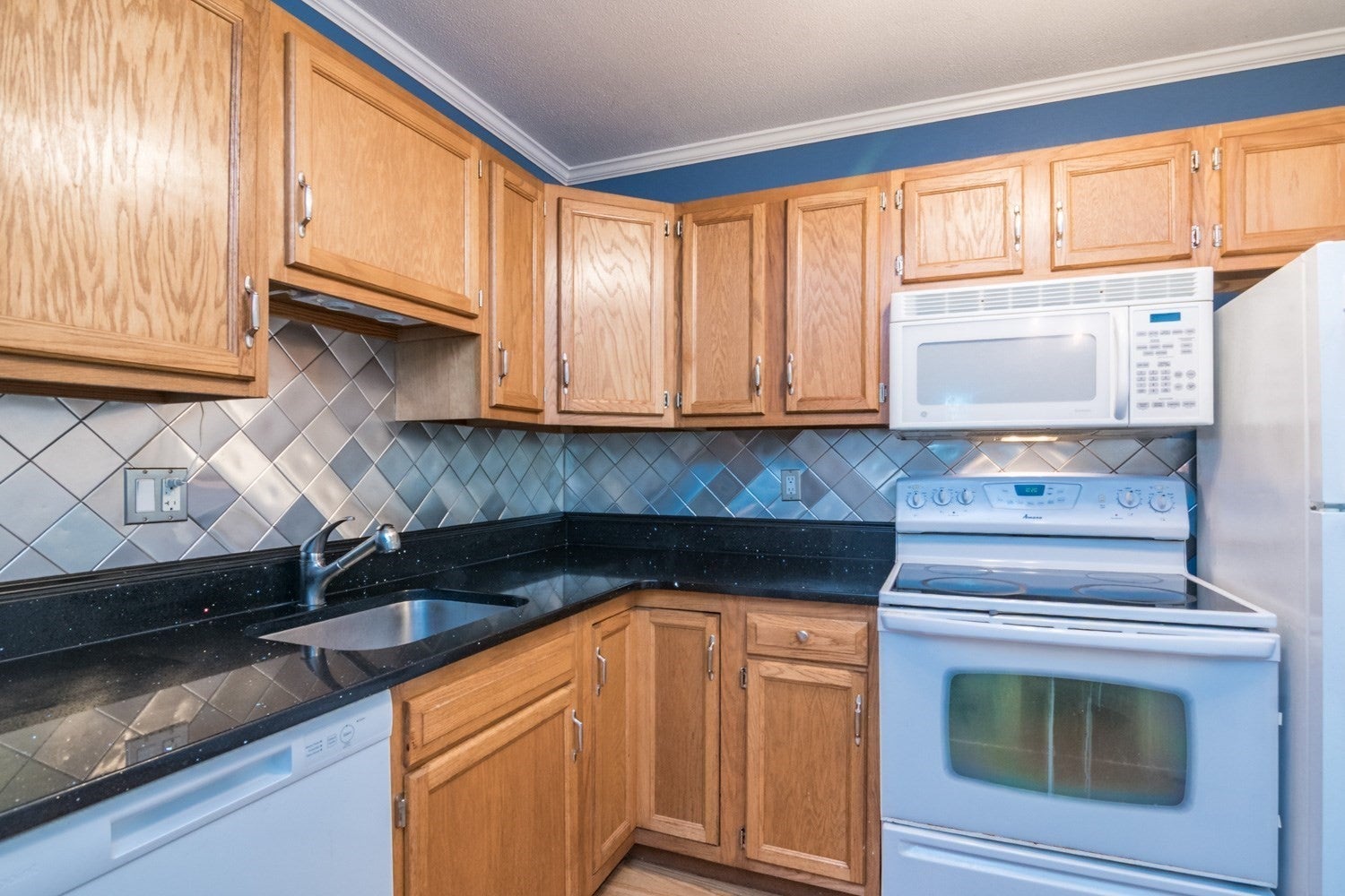 170 E Hadley Rd #140, Amherst, MA, 170 E Hadley Rd #140, Amherst, MA Photo #10