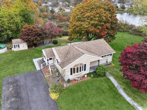 67 Montgomery Rd Swansea MA 02777