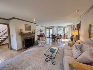 84 Emery Ln