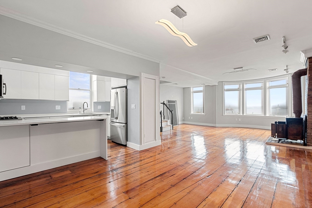 6 Brigham Street 3 3