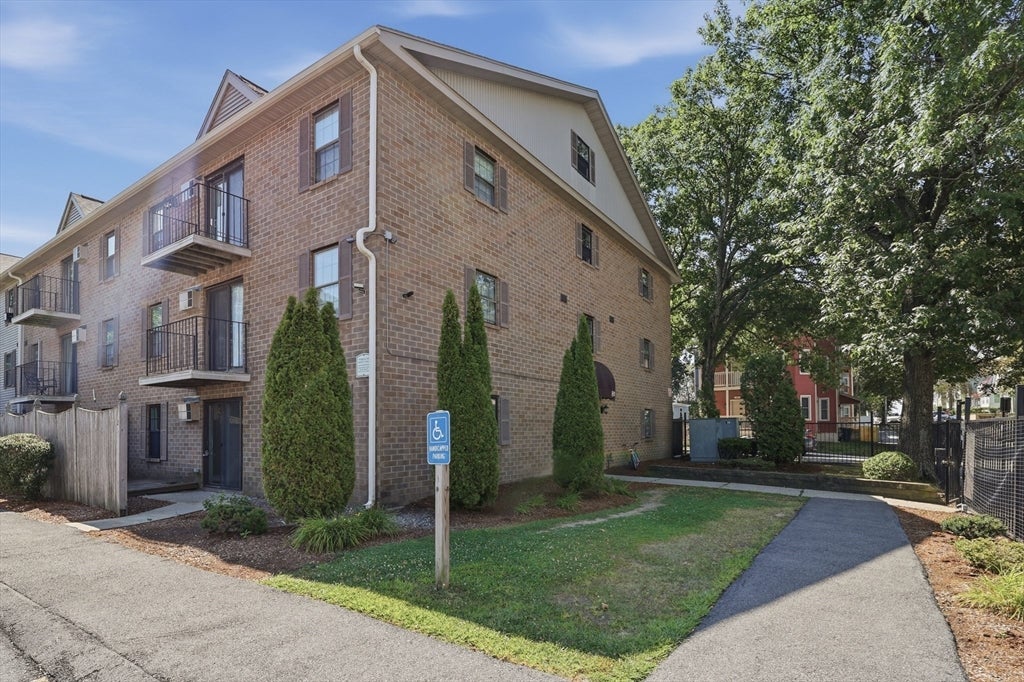 Photo of 80 Stanton Street, Worcester, MA