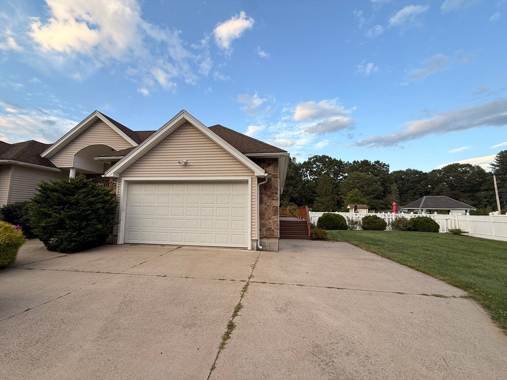 128 Tannery Rd, Westfield, MA, 128 Tannery Rd, Westfield, MA Photo #2