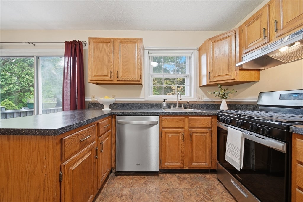 65 Kathy Dr #65, Haverhill, MA, 65 Kathy Dr #65, Haverhill, MA Photo #17