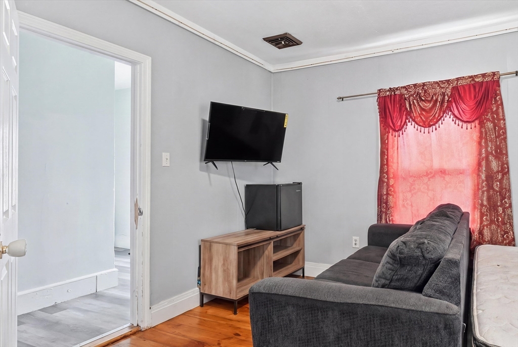 52 Hamilton Ave, Lynn, MA Photo #15