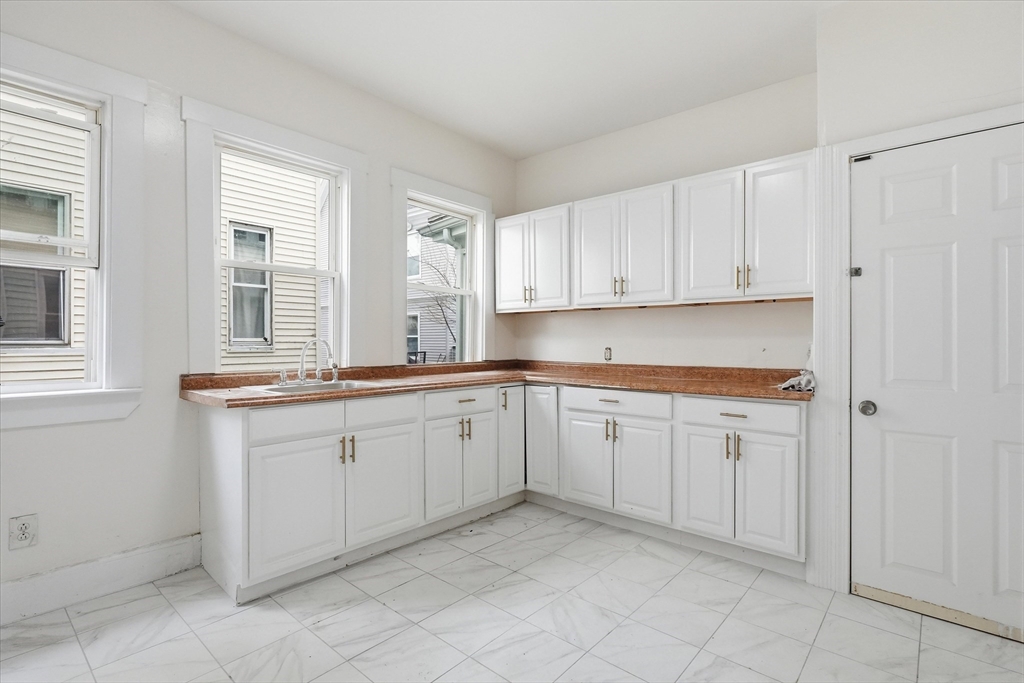 52 Hamilton Ave, Lynn, MA Photo #2