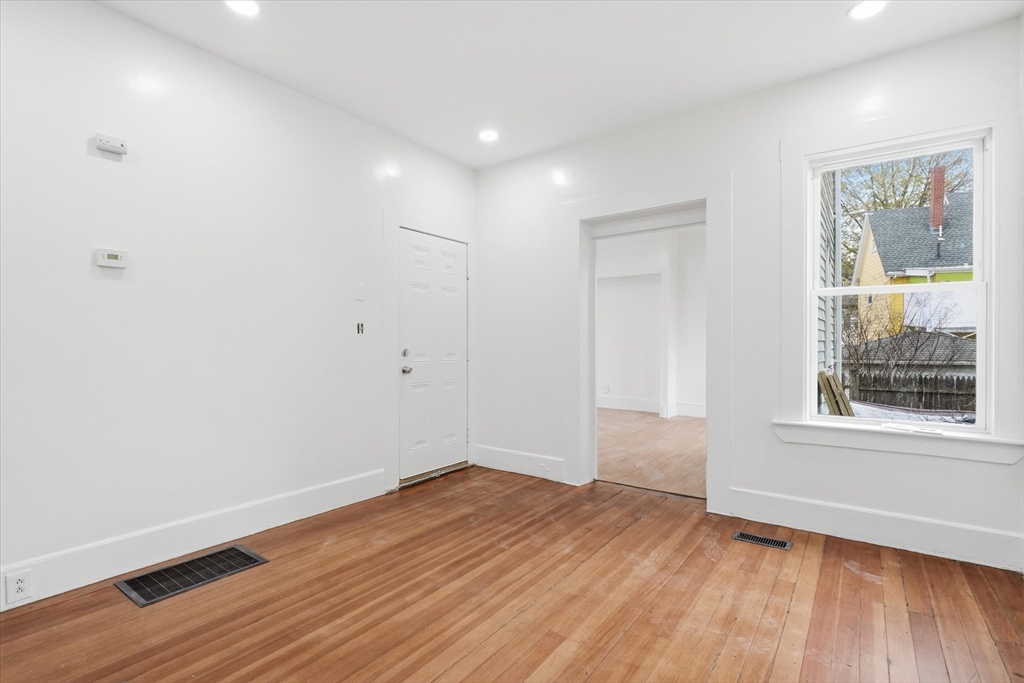 52 Hamilton Ave, Lynn, MA Photo #9
