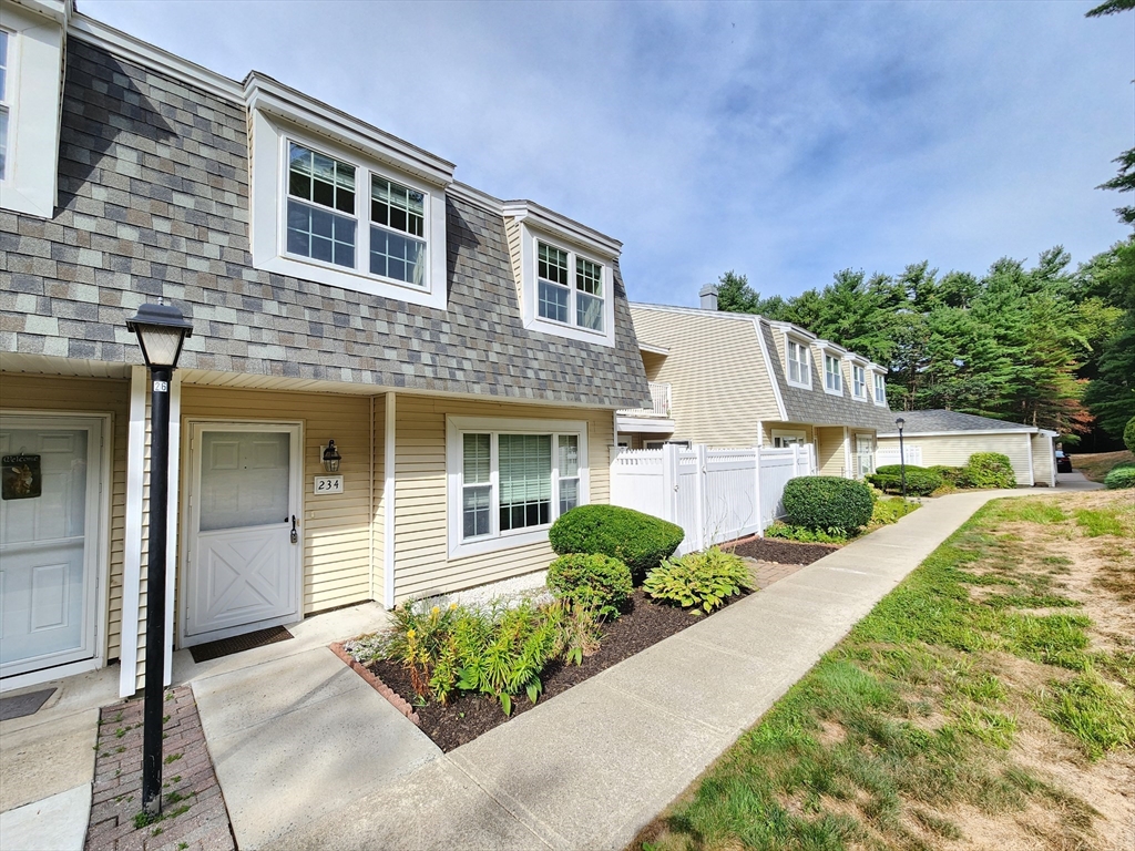 234 Edgebrook Dr 234