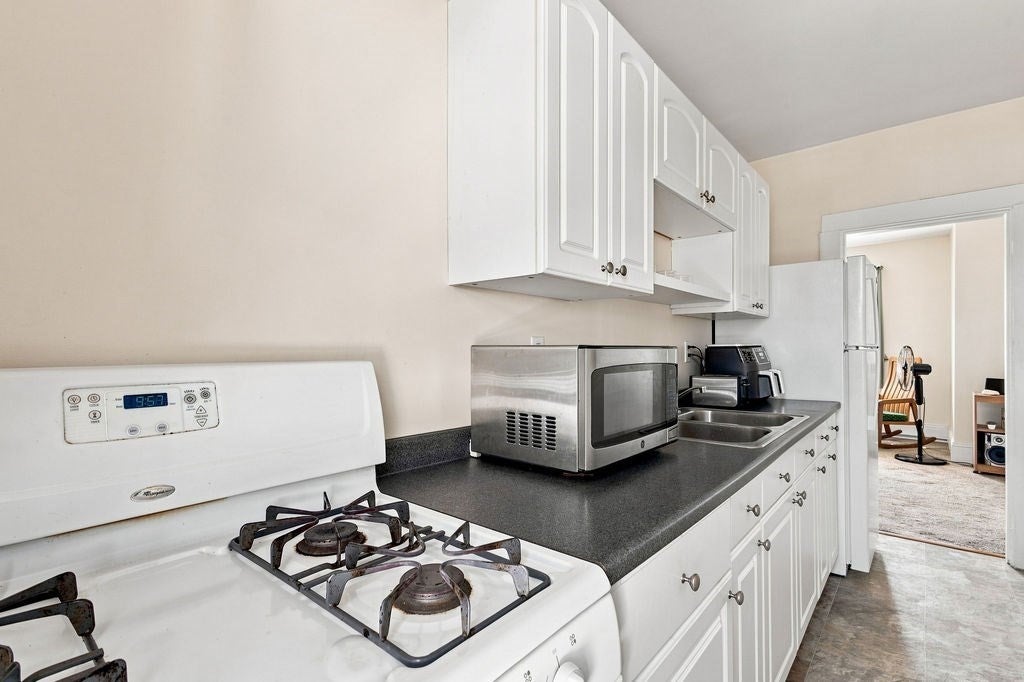 359-361 Brock Ave, New Bedford, MA Photo #22