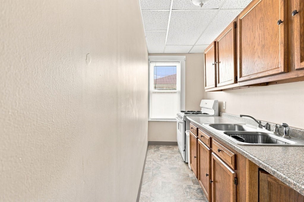 359-361 Brock Ave, New Bedford, MA Photo #7