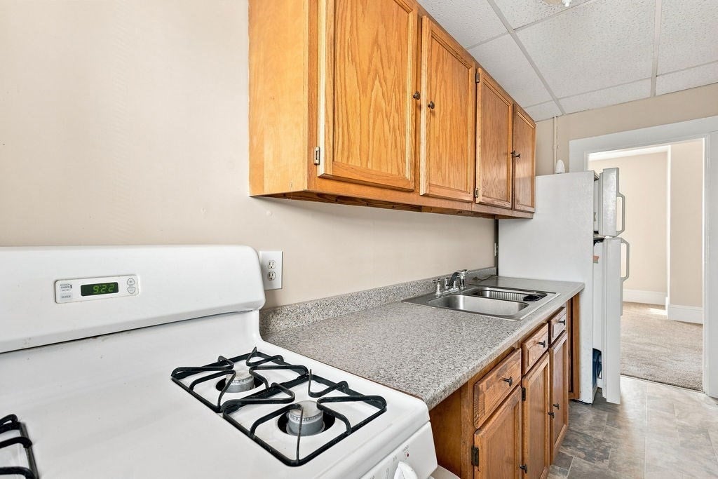 359-361 Brock Ave, New Bedford, MA Photo #8