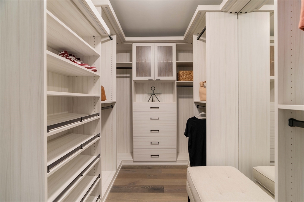 Somerville, Massachusetts 02145, United States, 3 Bedrooms Bedrooms, ,3 BathroomsBathrooms,Residential,Active,130176