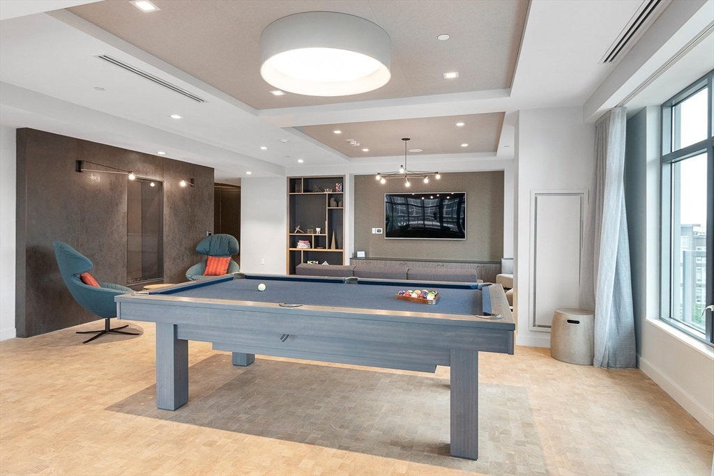 Somerville, Massachusetts 02145, United States, 3 Bedrooms Bedrooms, ,3 BathroomsBathrooms,Residential,Active,130176