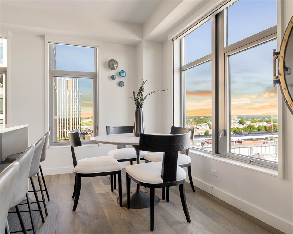 Somerville, Massachusetts 02145, United States, 3 Bedrooms Bedrooms, ,3 BathroomsBathrooms,Residential,Active,130176